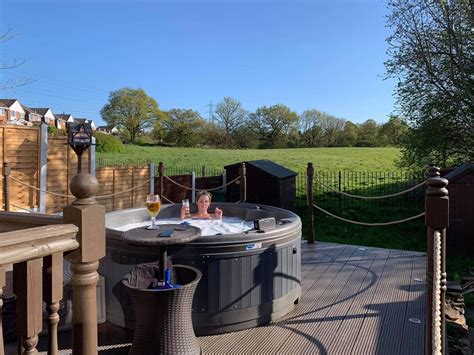 premier hot tub hire mid week hire package £175