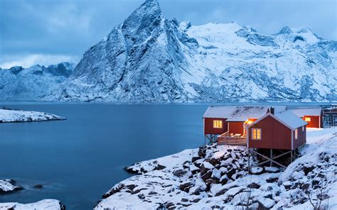 Hamnoy Norway A View Of The Eliassen Rorbuer Cabins