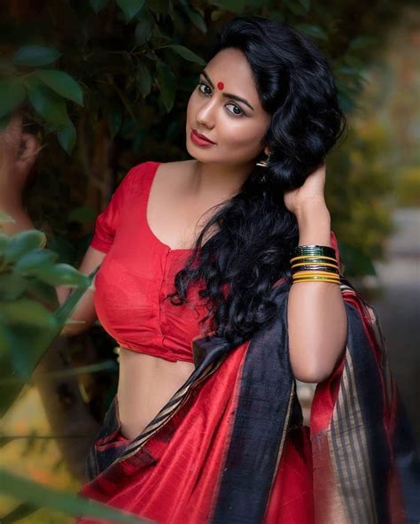 Tamil tv actress aishwarya photos in red saree. Indian Mallu Aunty Beautiful Photos Gallery - Fifso.Com