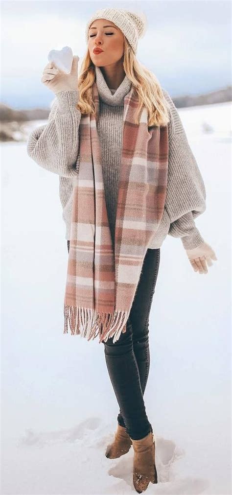 Cozy Winter Outfit Hat Knit Sweater Stripped Scarf Skinnies Boots Winter Outfits Women