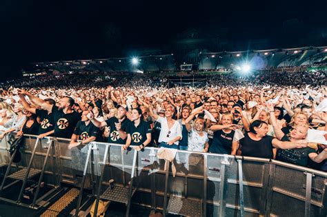 Acheter des billets pour le prochain concert de roland kaiser dans filmnächte am elbufer à dresden le 07 aug 2021. KAISERMANIA 2020 | 2021 - Roland Kaiser - SEMMEL Concerts ...