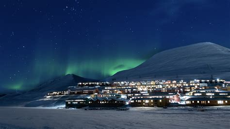 Go To Svalbard For 247 Northern Lights Visit Northern Norway