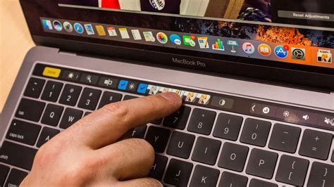 How To Get Macbooks Touch Bar On Android Phone The Tech Toys