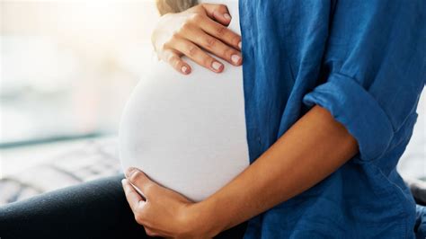 Embarazada Triste Y Sola ¿cómo Aumentar La Autoestima Durante El Embarazo