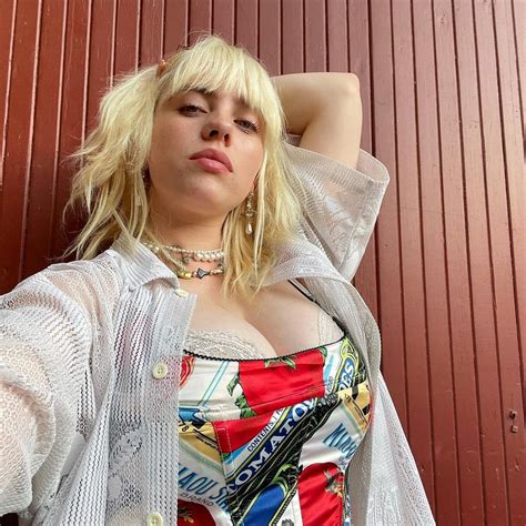 billie eilish exposing tits in deep celavage 3 photos the fappening