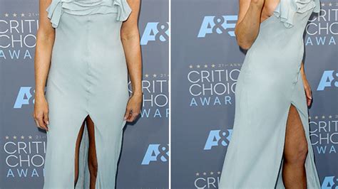 jennifer aniston s dress at critics choice awards — flaunts major side boob hollywood life