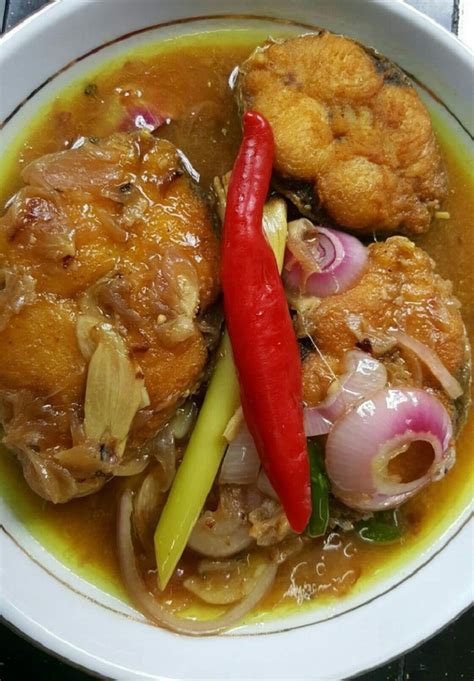 Ikan tenggiri diperap dengan serbuk kunyit dan garam sebelum digoreng. Resepi Ikan Berkuah - Resep Bunda Erita