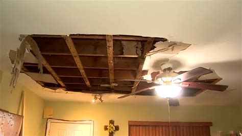Stormy Weather Causes Ceiling Collapse In Hallandale Beach Apartment Wsvn 7news Miami News