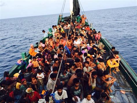 ชาวโรฮิงญาที่แสวงหาความปลอดภัยทางเรือหลายร้อยคน เสี่ยงอย่างยิ่งที่จะติด ...