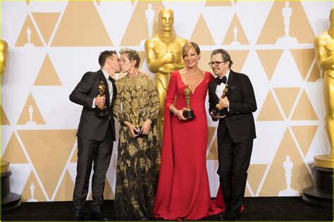 Experience over eight decades of the oscars from 1927 to 2021. Oscars 2018: Four Acting Winners Pose Together with Awards!: Photo 4044958 | 2018 Oscars ...
