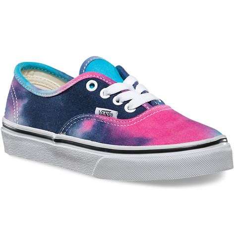 In this diy sharpie tie dye shoes tutorial, we experimented with lots of designs so you can get some inspiration for your own sharpie shoes. Vans Toddler Authentic Tie Dye Shoes