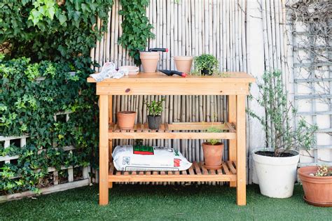 10 Free Potting Bench Plans For You To Diy