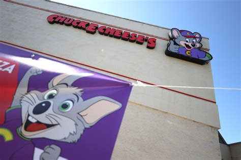 Chuck E Cheese Files For Bankruptcy Due To Covid 19