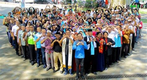 Bab 4 keberagaman suku, agama, ras, dan antargolongan dalam bingkai bhinneka tunggal ika ayo toleran terhadap sesama! Toleransi dalam Keberagaman di Indonesia - DeBINTAL