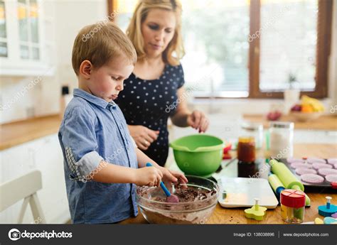 Madre E Hijo Follando En La Cocina