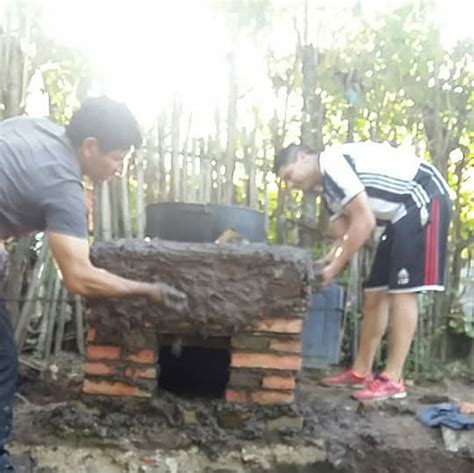 En El Patio De Una Vecina De Santa Ana Crearon El Fogoncito Con Un