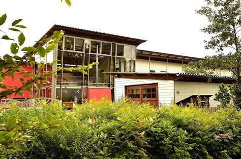 Haus am wasser kaufen zufluchtsort grundstück am see entspannungsort uferzone küstennah außenansicht seitenansicht innenraum essbereich schlichstein wand #house #dream. Haus am Wasser