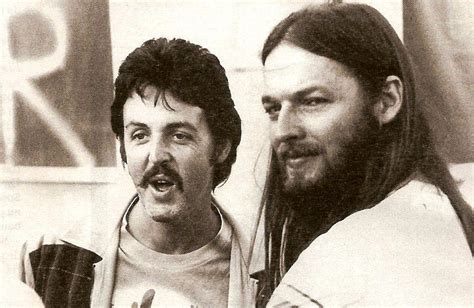 Paul Mccartney And David Gilmour In The Backstage Of A Concert At