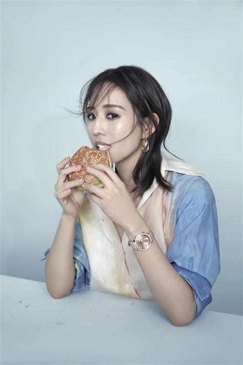 Share a gif and browse these related gif searches. 工作狂張鈞甯轉性 35歲的她動念想生了 - 中時電子報