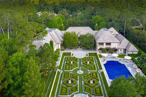 Houston Mansion With Versailles Inspired Gardens Becomes The Areas