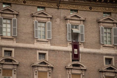 Ventana Del S Del Papa En Cuadrado Del S De San Pedro En El