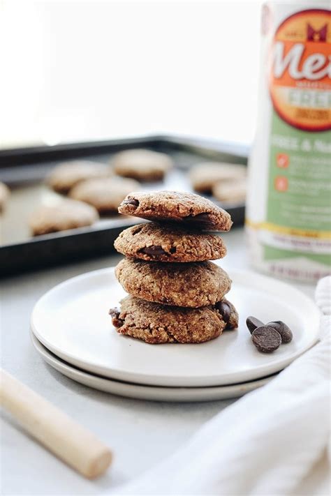 Remove from oven and let sit for 1 minute. Healthy High Fiber Chocolate Chip Cookies - The Healthy Maven