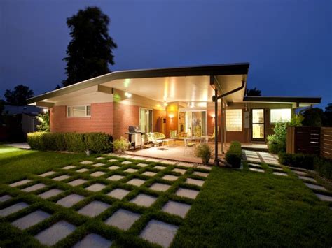 They had open floor plans and were built to maximize garden views. Mid Century Modern House Plans Mid Century Modern Home ...