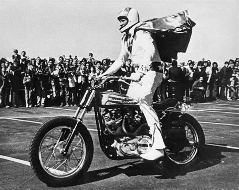 A Look Back At Evel Knievel A Daredevil Unafraid To Fail The New