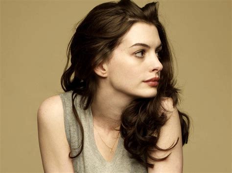 Anne Hathaway 2 Wallpapers Wallpapers Hd