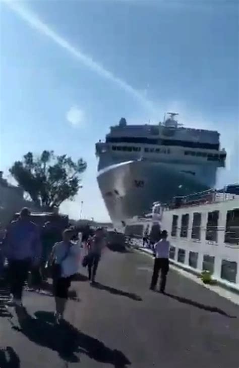 Venice Cruise Ship Crash Australian Survivor Relives Horror Moment