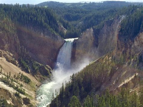 Looping Through The Highlights Of Yellowstone National Park