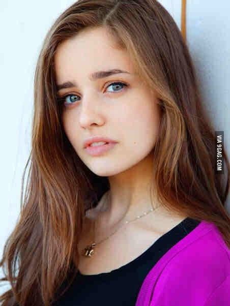 Pin By Henry Shaw On Girl In 2020 Brown Hair Blue Eyes Girl Brown