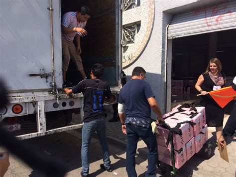 Felipe ramírez, funcionario del instituto nacional electoral y responsable de la casilla explió que sólo se permite votar a personas provenientes de los estados de michoacán, colima, hidalgo y municipios. Salen boletas a comités municipales, El Siglo de Torreón