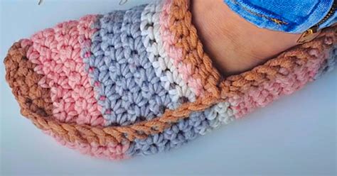 Easy Folded Slippers Crochet Tutorial Crochet Home F97