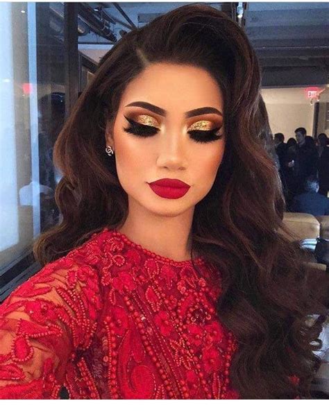 Gold Eye Makeup And Red Dress Inspiring Ladies Prom Makeup Looks