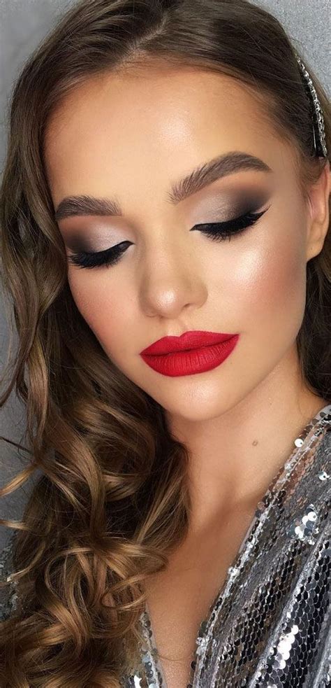 11 Smokey Eyes And Red Lips Summer Is Fast Approaching The Weather Is