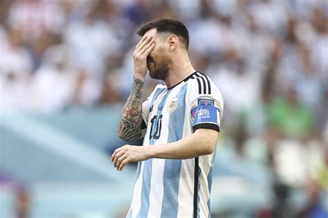 Saudi Arabia Stun Messi S Argentina With 2 1 Comeback W