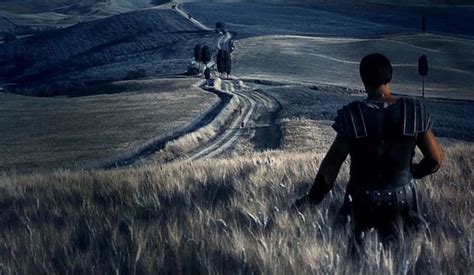 Tutto il film ruota attorno alla figura di massimo decimo merilio, comandante dell'esercito romano fatto schiavo e divenuto gladiatore. Il Gladiatore... Film girato a Malta, Marocco, Inghilterra ...
