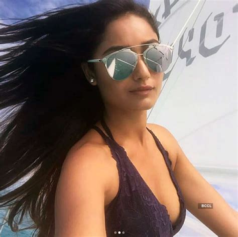Tv Actress Tridha Choudhury Is Steaming Up Cyberspace With Her Stunning
