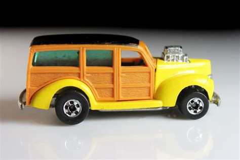 Hot Wheels 1986 40s Woodie Die Cast Metal Collectible Toy Car