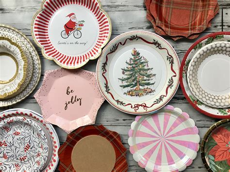 Holiday Paper Plates & 9 Poinsettia Plaid Holiday Paper Dinner Plates