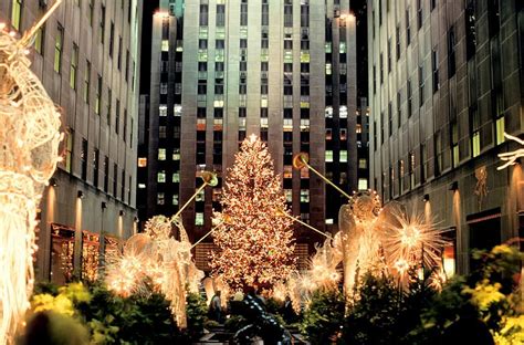 Thanks to the cheap price, it is affordable to have 2 to 3 trees in different areas. Rockefeller Center Christmas Tree 2019 - » Kid Congeniality