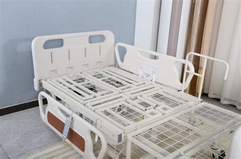 White Adjustable Electric Multifunctional Nursing Bed For Hospital 2090