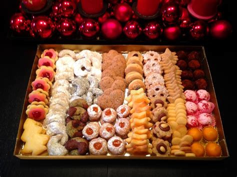 Christmastime in austria is pretty special. Austrian Christmas Cookies / Vanillekipferl- Austrian Xmas ...