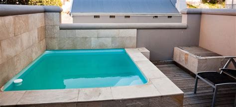 8 Reasons To Own A Plunge Pool In A Townhouse Home And Garden