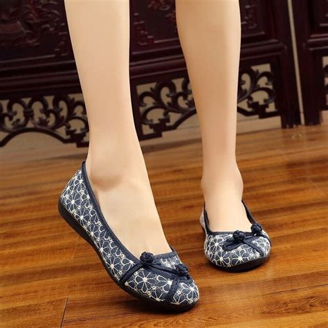 Veowalk Floral Embroidered Women Cotton Fabric Ballet Flats Retro Style