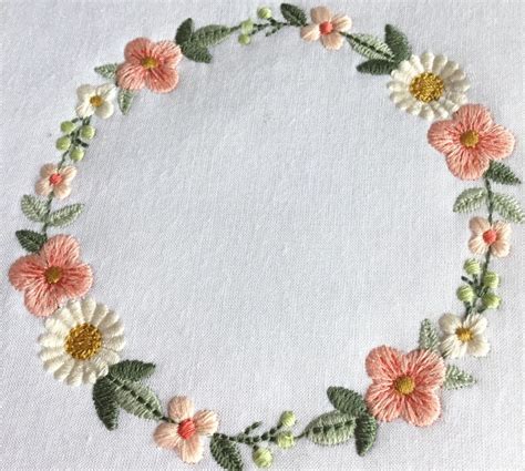 Machine Embroidery Design Small Floral Wreath Dainty Boho Etsy