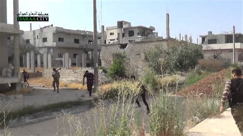 خرج عدد من أبناء حي درعا البلد بمظاهرة عقب صلاة الجمعة طالبت بالإفراج عن المعتقلين في يجون ميليشيا أسد، والتي تتزامن مع حالة من الغليان والغضب الشعبي الذي تشهده. درعا البلد تعزيزات الجيش الحر تتوجه لضرب معاقل قوات النظام ...