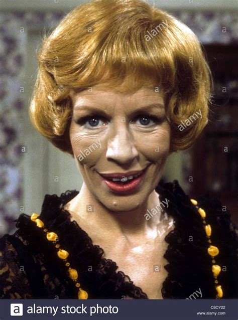 Yootha Joyce George And Mildred 1976 Foto And Immagine Stock 39622634