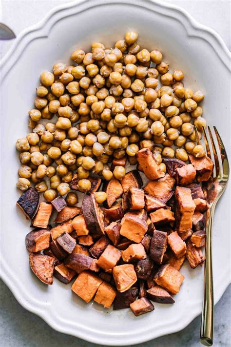 Roasted Sweet Potatoes And Chickpeas ⋆ 5 Ingredients 40 Mins